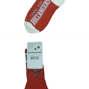 New NFL Tampa Bay Buccaneers Mens Crew Socks